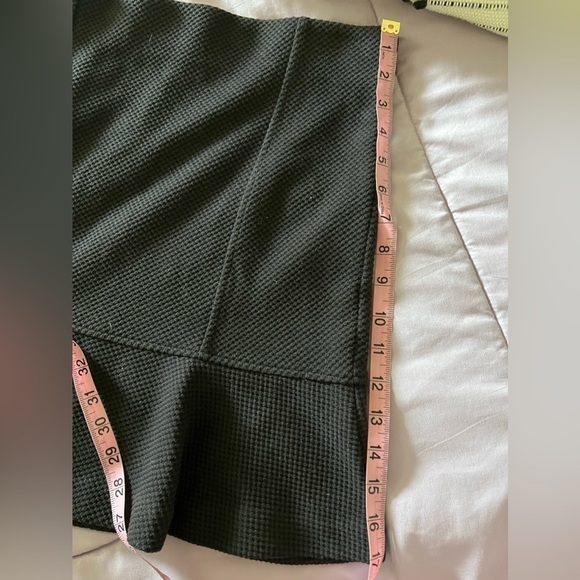 New - ANN TAYLOR LOFT Stretch Rayon Nylon Mini Skirt Solid Black Flounce Hem - Picture 4 of 6